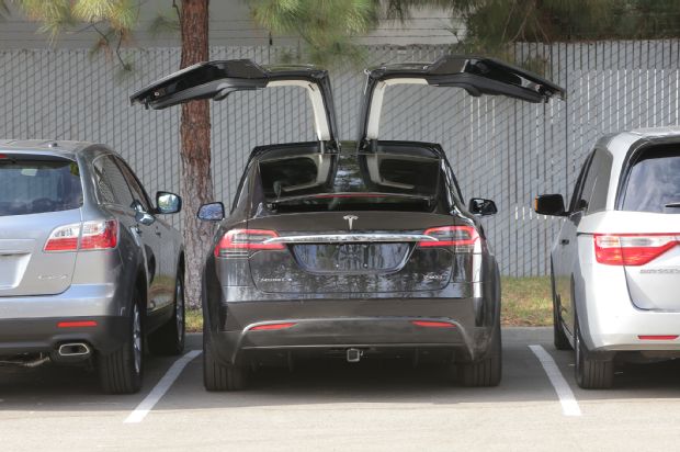 2 Tesla Model X